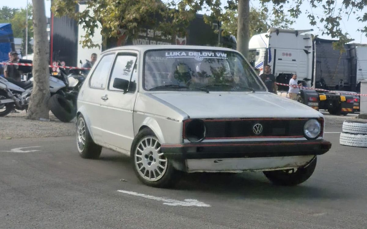 VW Golf na stazi na Sajmu u Novom Sadu